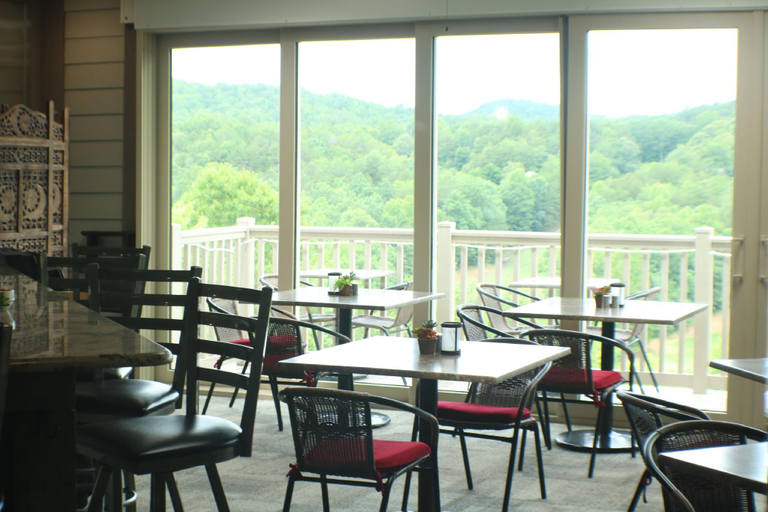 Food & Drinks 5, Valhalla Resort Hotel, White