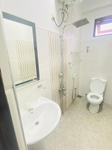 Bathroom, Ramboda holiday Inn, Kothmale