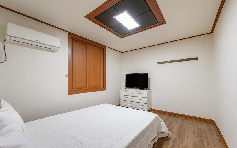Bedroom 3, Yeosu Hotel Manhattan, Yeosu