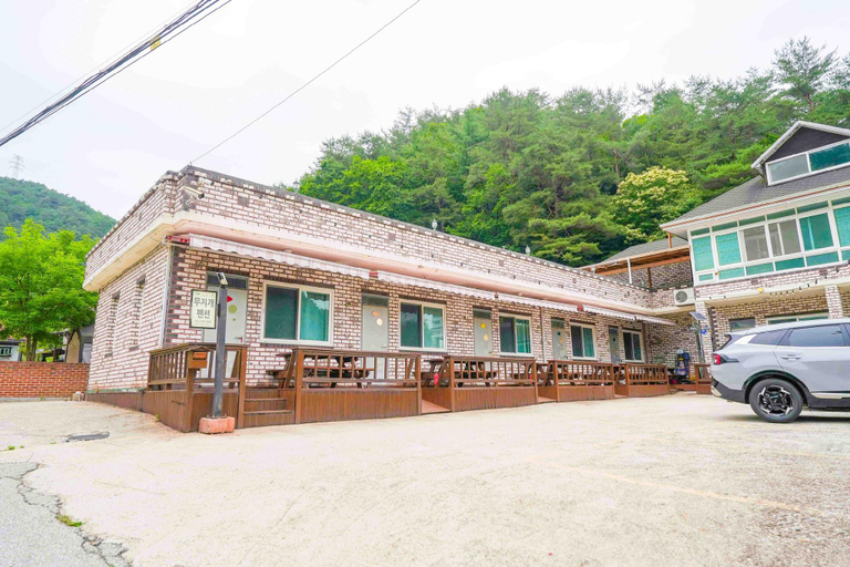 Exterior view 3, Inje Rainbow Pension, Inje