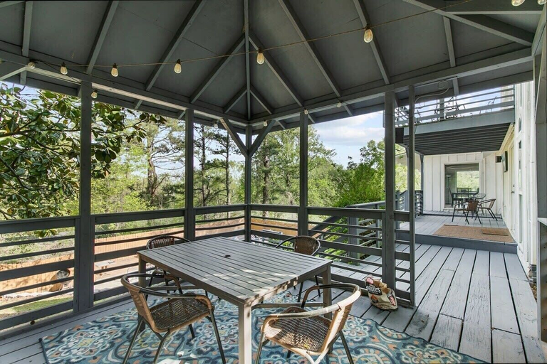 Outdoor dining 5, Observatory Drive Terrace House, Jefferson