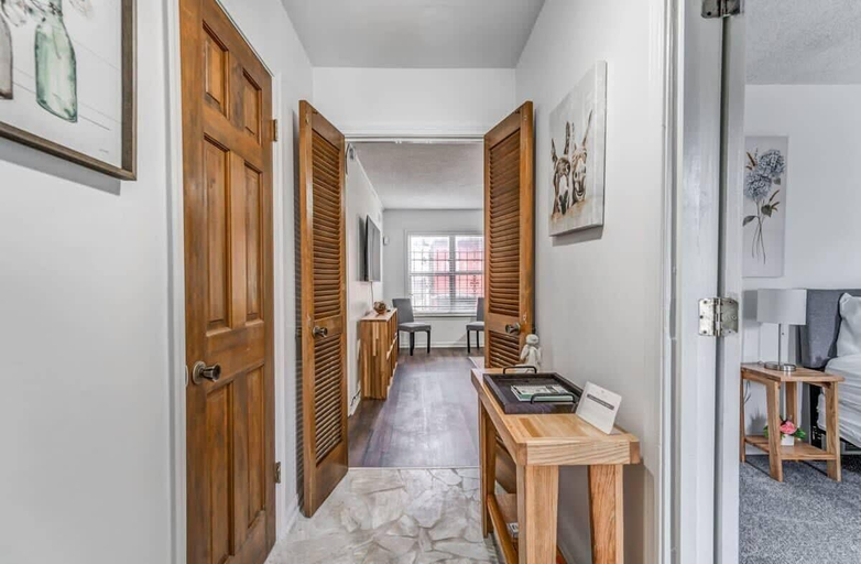 Interior 3, Tulip Tree Cottage, Shelby