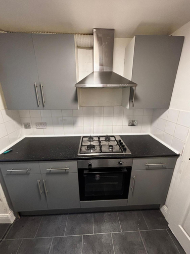 Others 5, Cosy City Hideout - shared bathroom, London