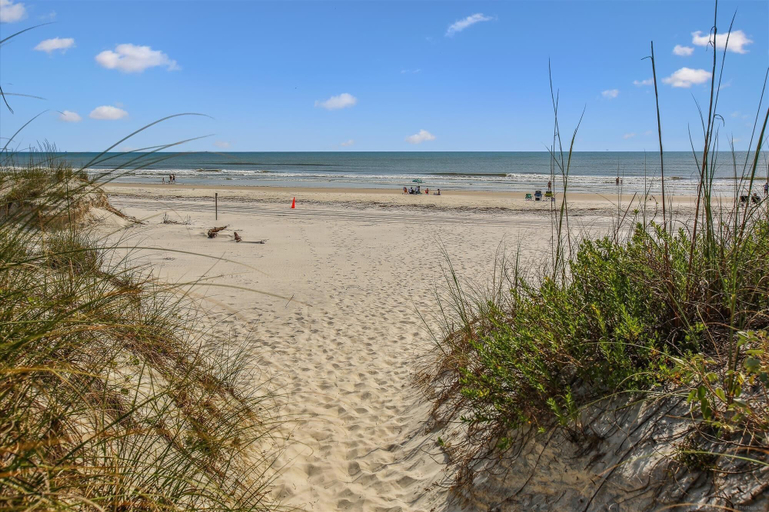 Beach 4, Beachside Paradise Pool & Historic Charm, Saint Johns