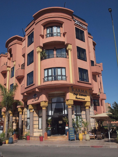 Exterior & Views