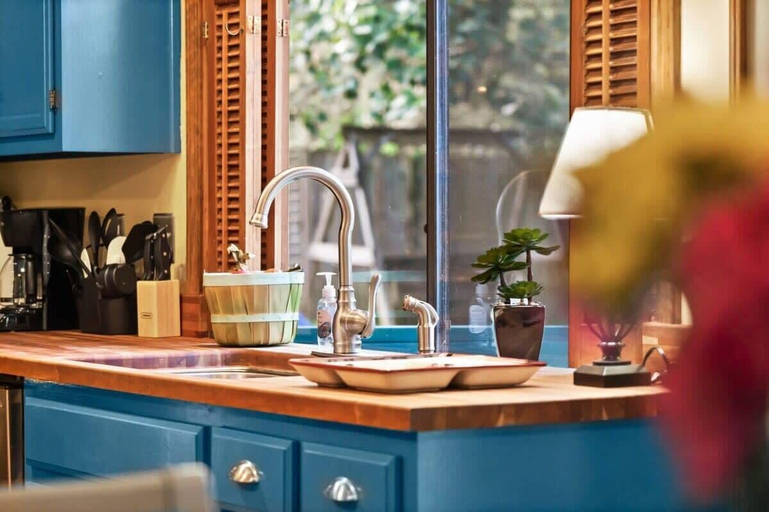 Private kitchen 4, Eastview Drive Jolly Green Giant, Madison
