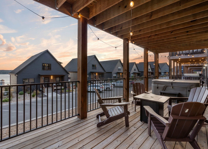 Terrace/patio 3, Pineapple Pointe - Stay for 20, Taney