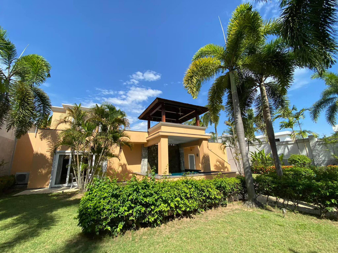 Exterior & Views 2, Tropical Luxury 4BR Pool Villa w Game Area, Bang Lamung