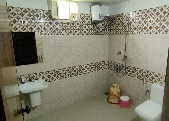 Bathroom 4, Sukun Heritage Home, Kannur