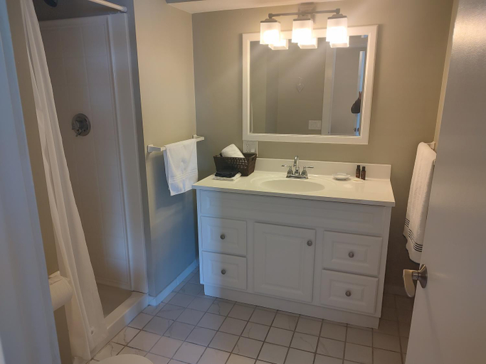 Bathroom 4, Inn on Onset Bay, Plymouth
