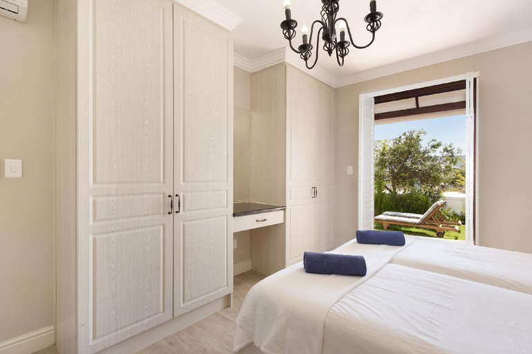 Bedroom 3, Winelands Golf Lodges 19 at De Zalze, Cape Winelands