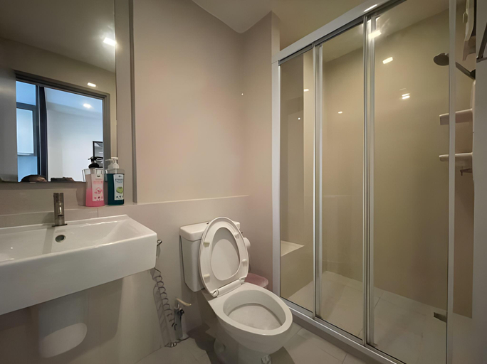 Bathroom 4, Edge Central Pattaya by J&P, Pattaya