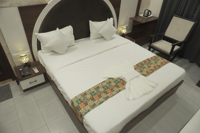 4, Hotel Decent, Barnala