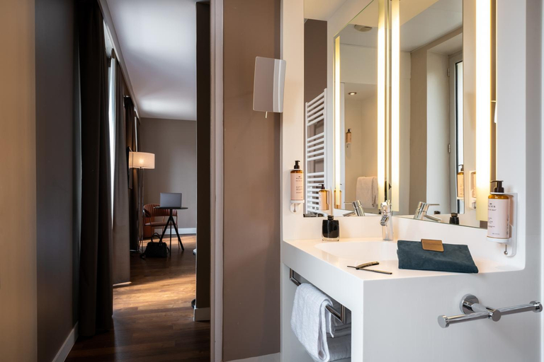 Bathroom 4, Hotel Mercure Paris Ouest Saint-Germain, Yvelines