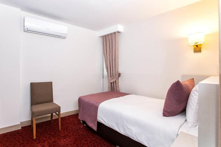 Bedroom 4, Perla Arya Hotel, Konak