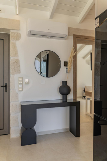 2, Luxury Villa Maximus - With Private Heated Pool, Crete