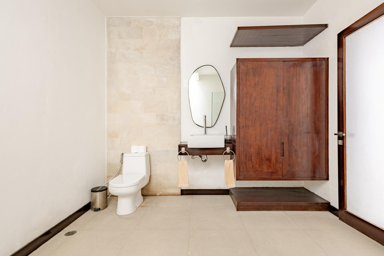 Bathroom 3, Villa Flora at Karuna Uppala Villa Umalas, Badung