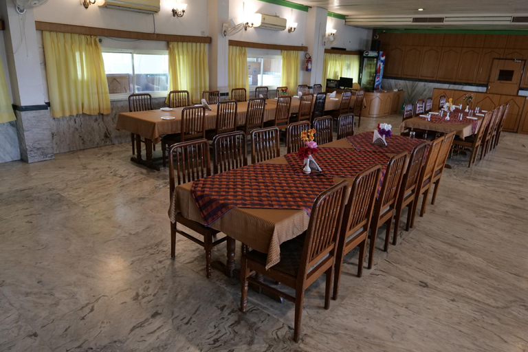 Food & Drinks 5, Hotel Menaal Residency, Kota