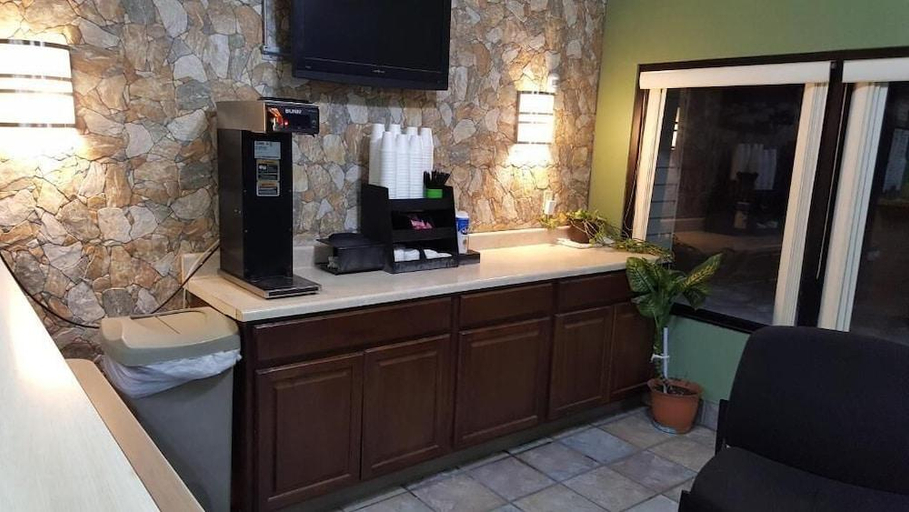 Others 5, Mentor Home Inn and Suites, Lake