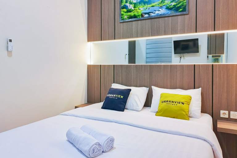 Bedroom 2, Urbanview SANT Hotel Syariah near Stasiun Tegal, Tegal