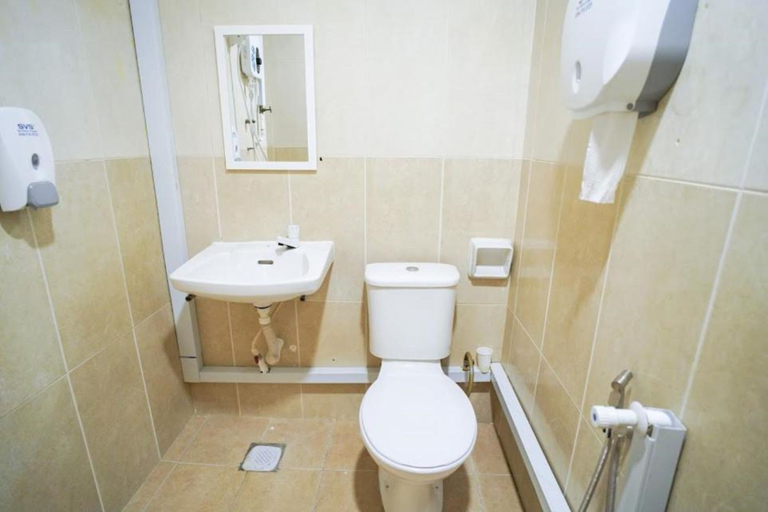 Bathroom 5, B Link Hotel, Kulaijaya