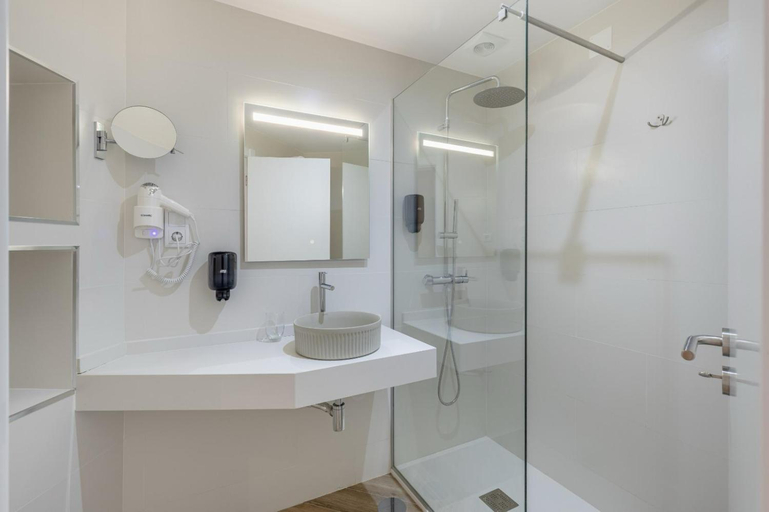 Bathroom 5, Vila Baleira Residence, Funchal