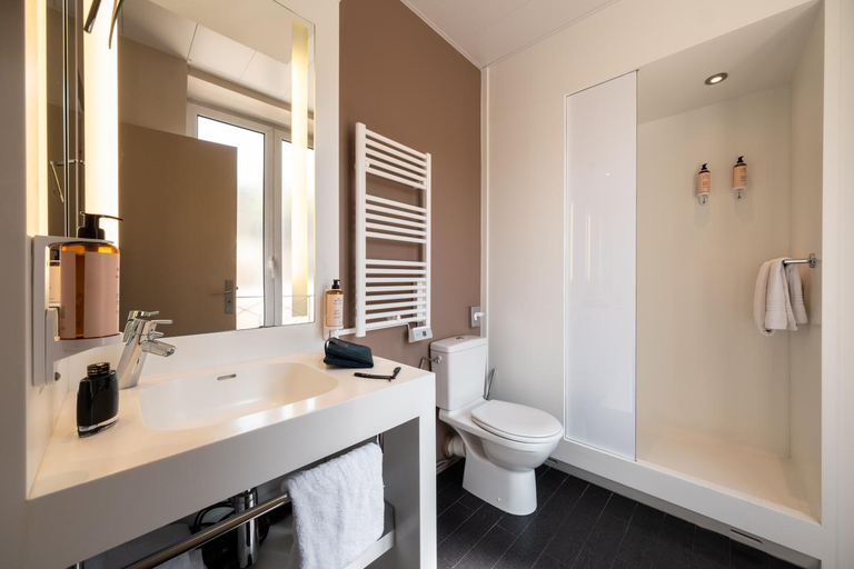 Bathroom 4, Hotel Mercure Paris Ouest Saint-Germain, Yvelines