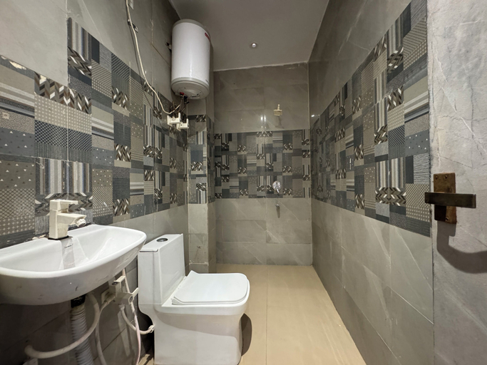 Bathroom 3, Hotel Vrinda orchid Inn, Mathura
