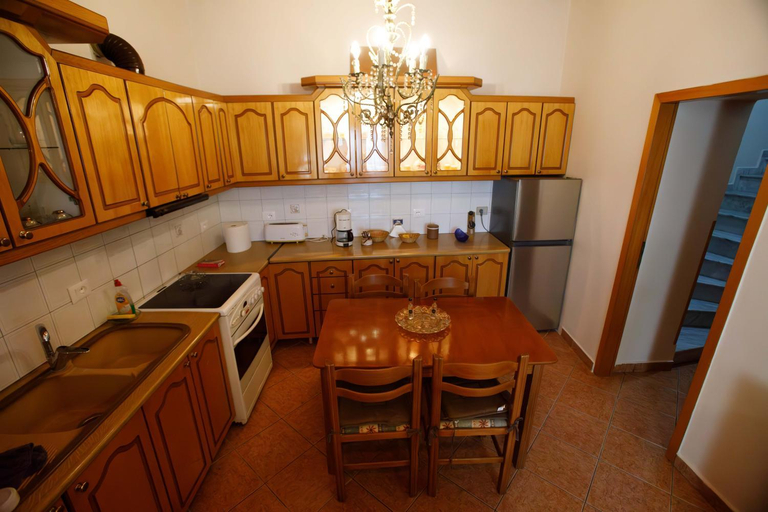 Others 5, The View House, Gjirokastrës