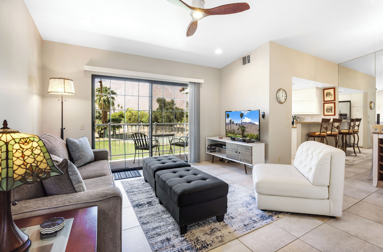 Living area 3, Quaint & Serene in Mesquite CC, Riverside