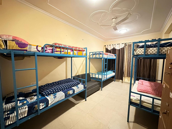Bedroom 4, Hotel Backpackers Inn, Kangra