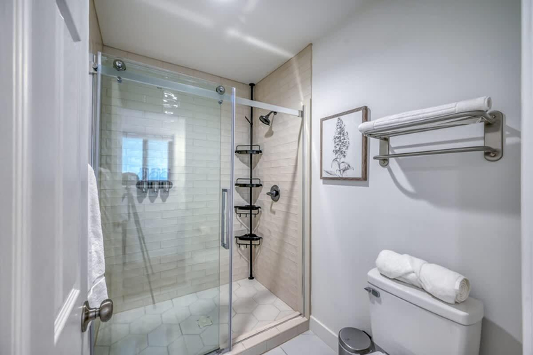 Bathroom 4, Luxury Riverfront Villa with Firepit & Gameroom!, Comal