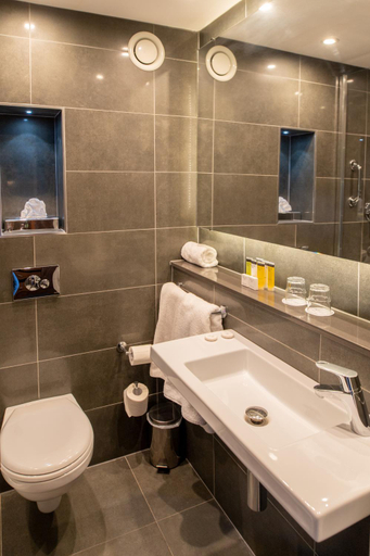 Bathroom 4, Talbot Hotel Wexford