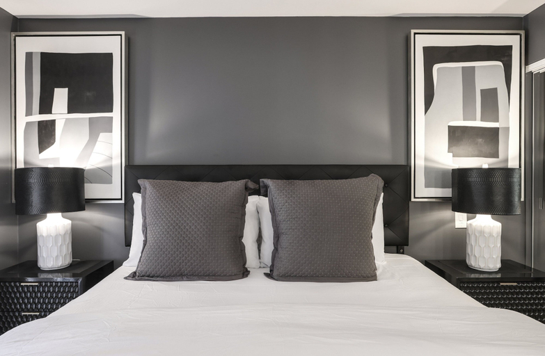 Room 5, Keith Haring Inspired 2BD Deauville, Riverside