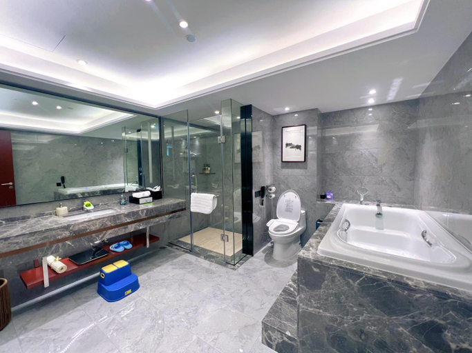 Bathroom 5, Grand Sun City Hotel-Located city center Metro Access, Changsha
