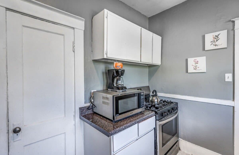 Private kitchen 5, Rozelle Roost Both Units, Shelby