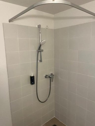 Bathroom 2, Brit Hotel Essentiel Millau, Aveyron