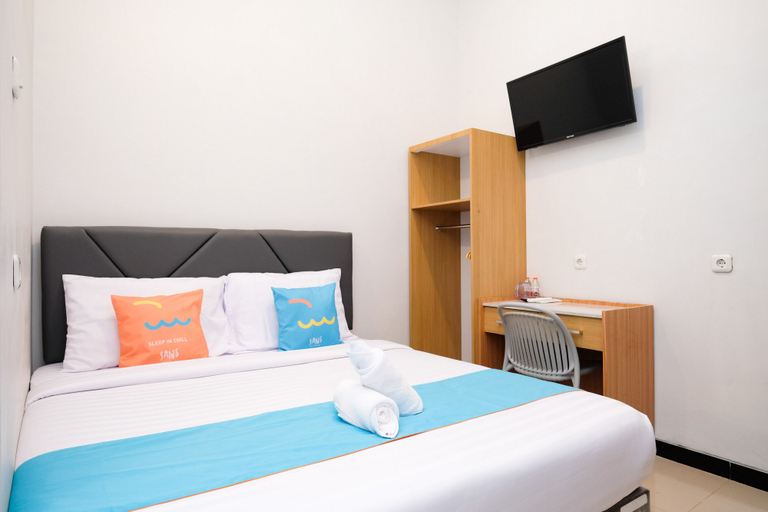 Bedroom 3, Sans Arya Hotel Batu, Malang