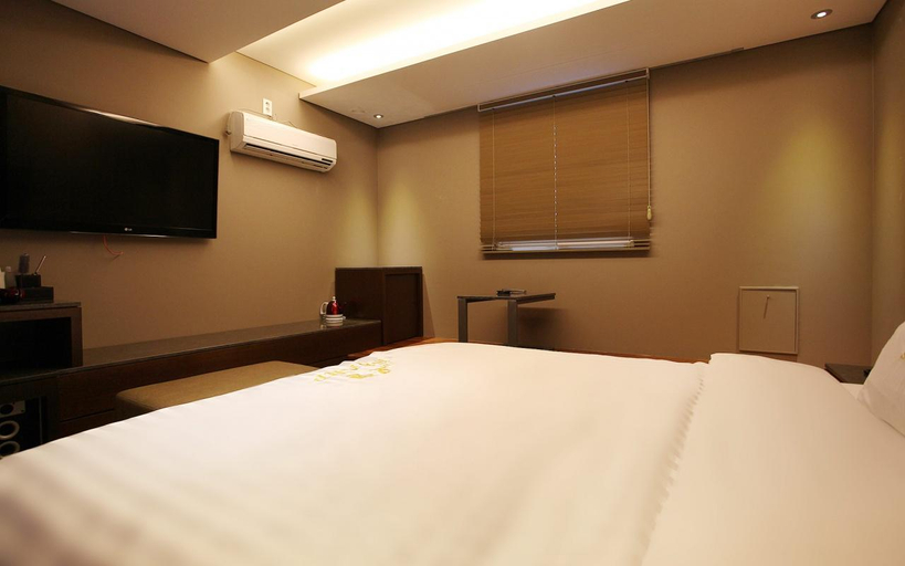 Bedroom 4, Daejeon Yuseong The Sharp, Yuseong