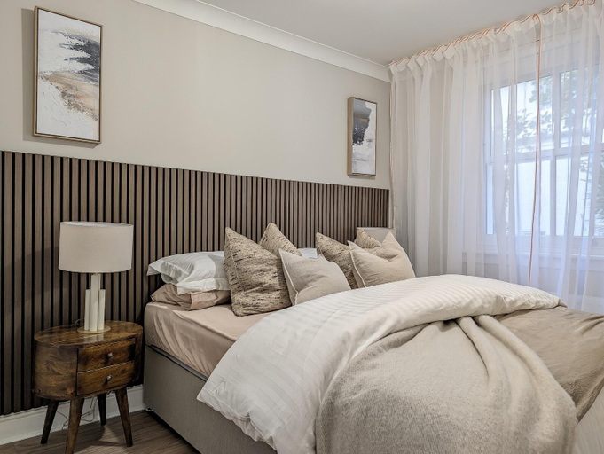 Bedroom, Two Bedroom Shepherds Bush Apartment, London