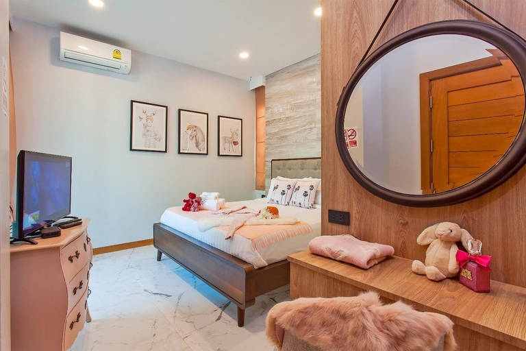 5, 9 bedroom Stylish 2-Villa Combination by Hi At Home, Bang Lamung