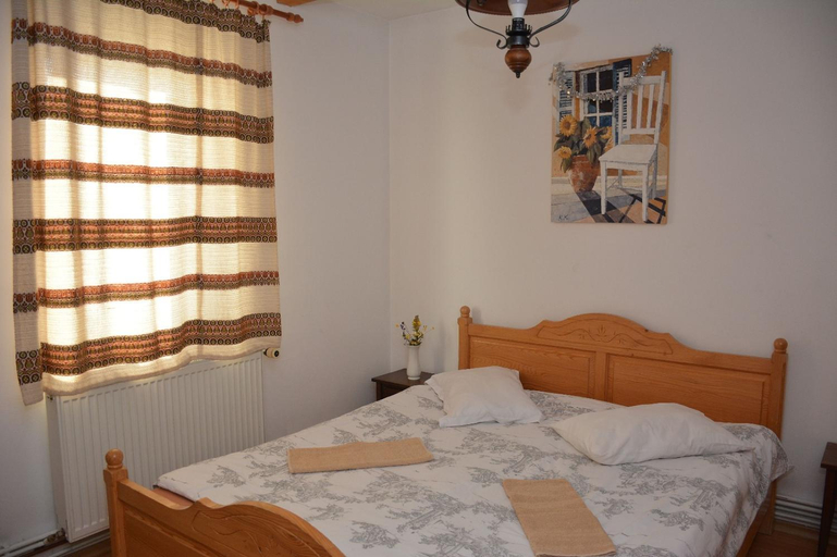 Bedroom 2, Cabana Andra & Gasthaus Wallner, Valiug