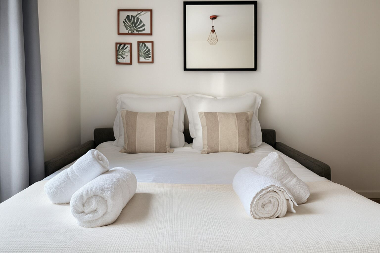 Bedroom 2, Studio cosy proche des Buttes-Chaumont, Paris