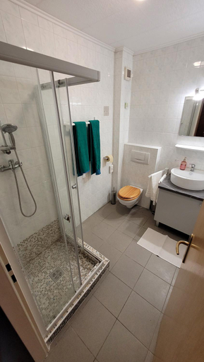 Bathroom 3, Malom Fogado, Lengyeltóti