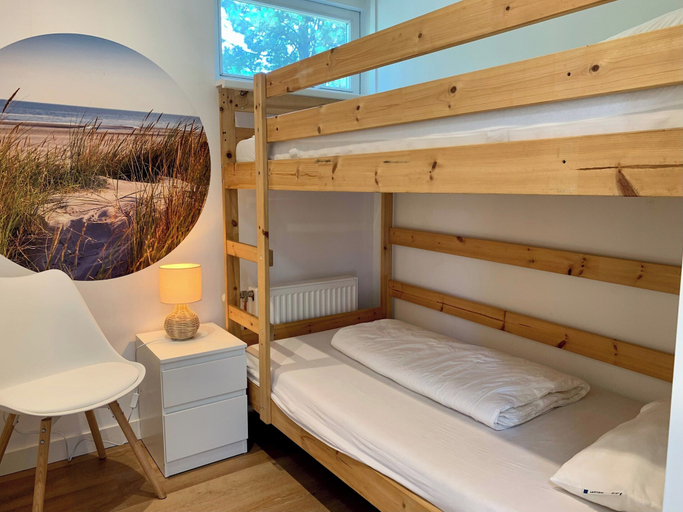 Room 3, Stylish Coastal Retreat in Sint Maartenszee, Zijpe