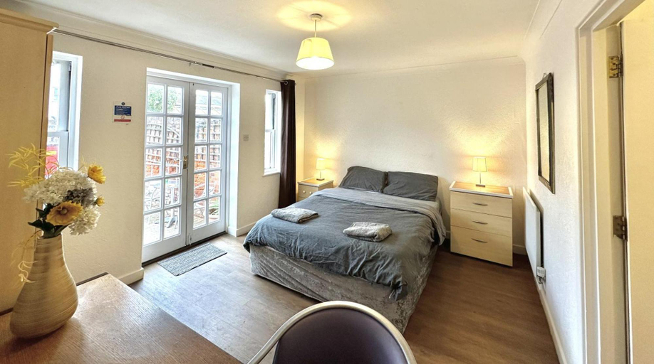 Bedroom 2, Ipswich Inn, Suffolk