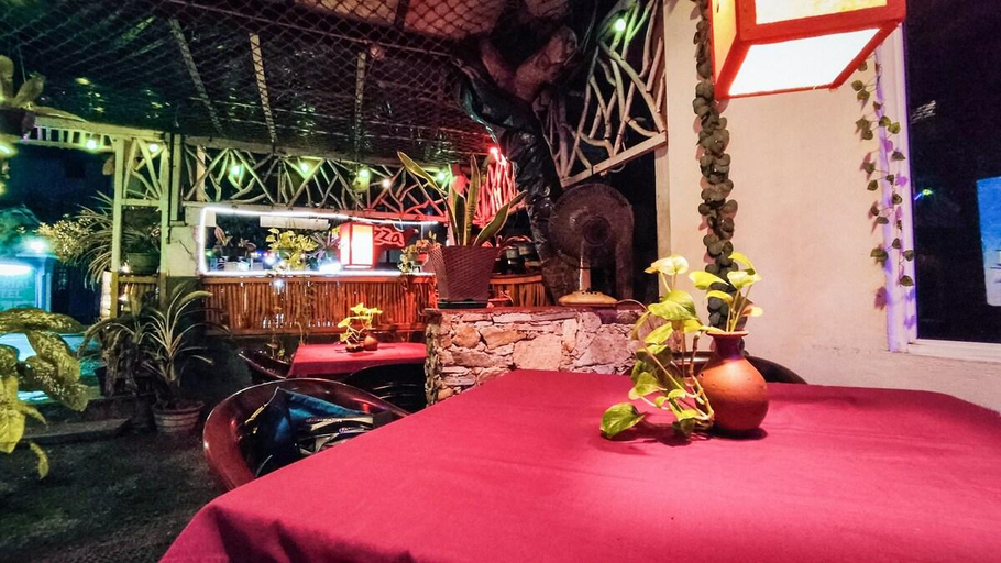 Food & Drinks 4, Villa 61, Hikkaduwa