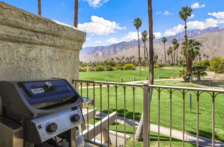 Property grounds 2, Quaint & Serene in Mesquite CC, Riverside