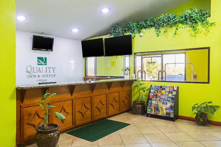 Public Area 2, Quality Inn & Suites near Six Flags East, Fulton