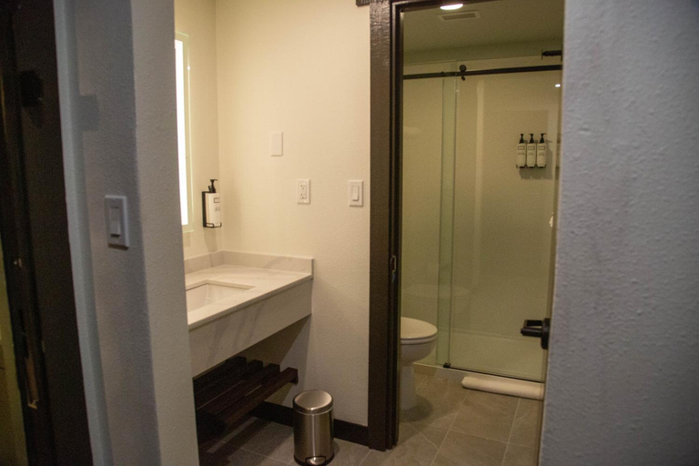 Bathroom, Bay Valley Resort, a Wyndham Hotel, Bay
